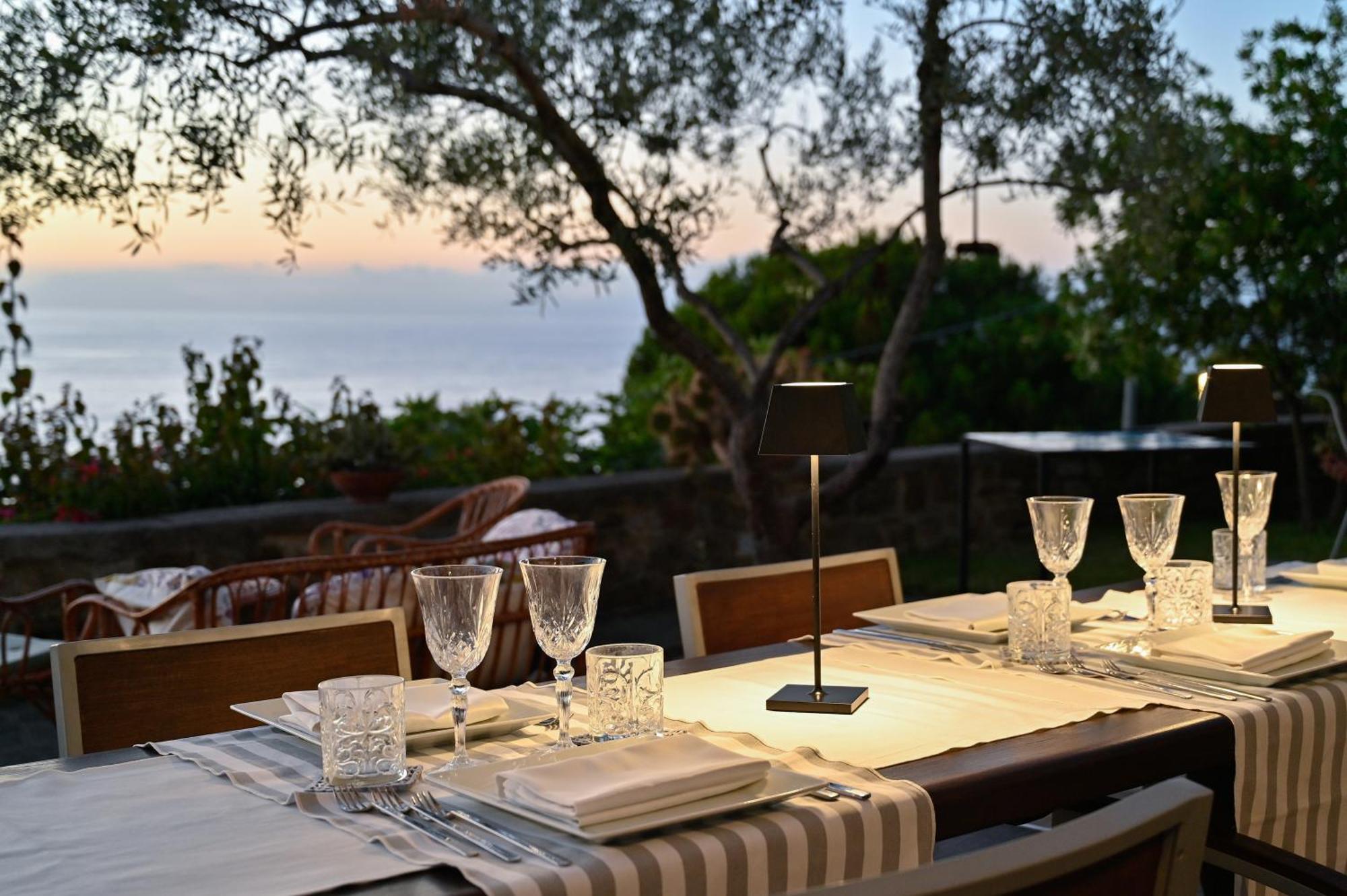 Albeca Boutique Hotel - Relais De Charme Sul Mare Castellabate Exterior photo